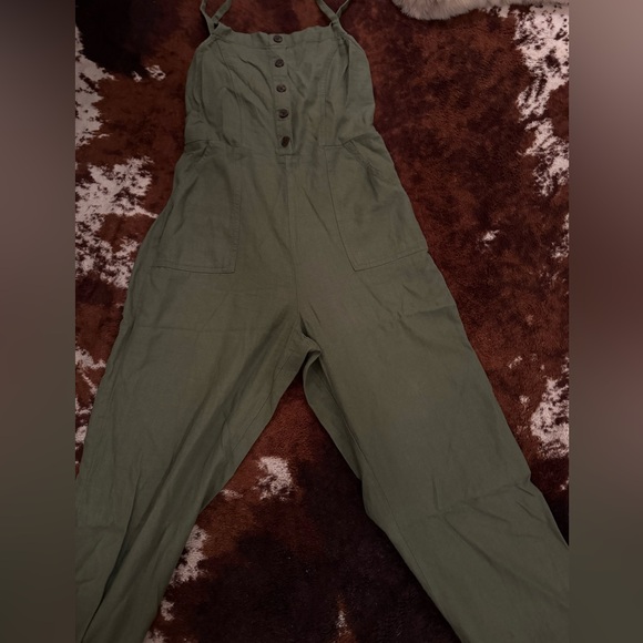 Green romper - Picture 1 of 5